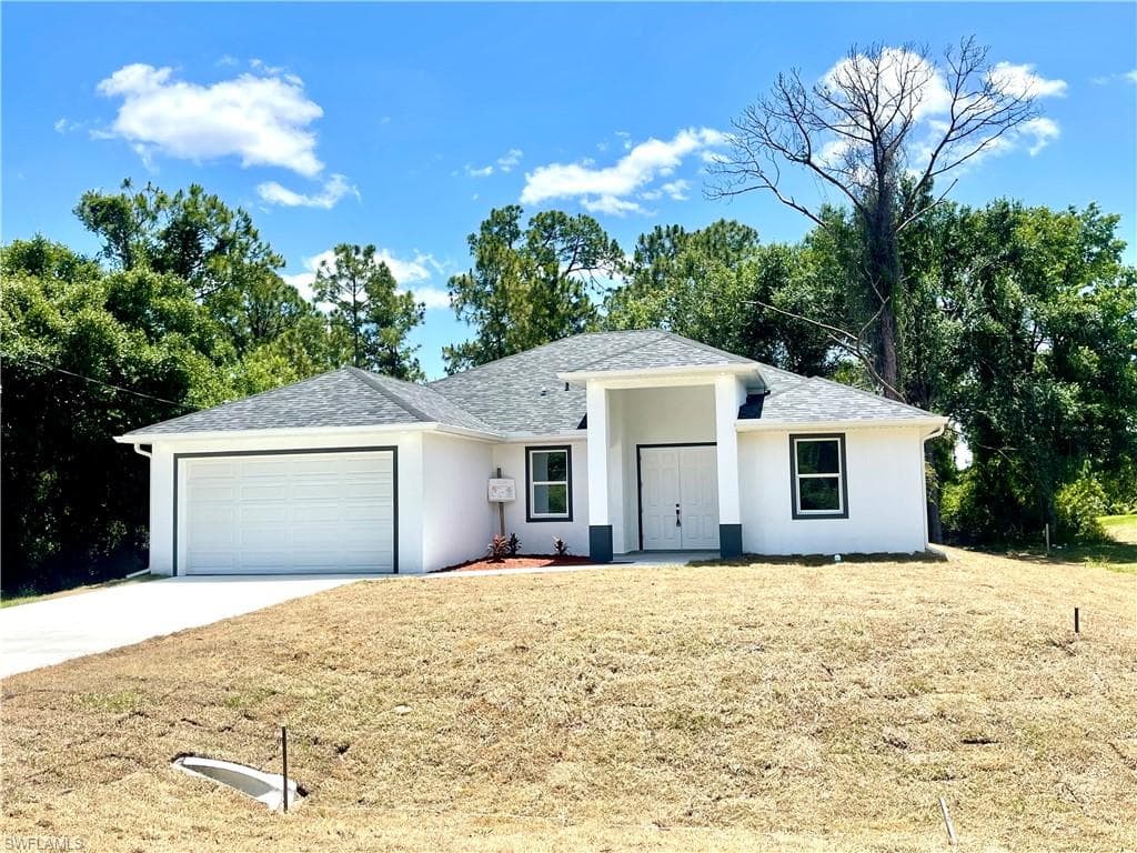 2521 33rd ST W LEHIGH ACRES, FL 33971