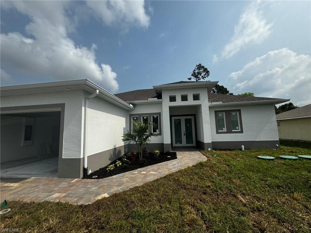 2810 9th ST W LEHIGH ACRES, FL 33971