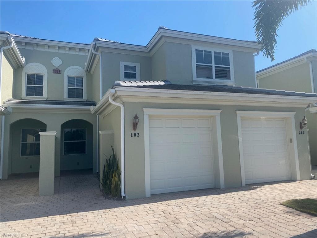 1315 Mariposa CIR 102 NAPLES, FL 34105