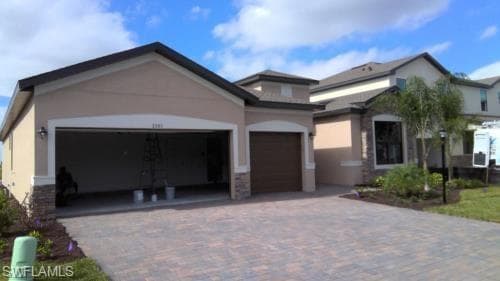 3301 Altimira DR FORT MYERS, FL 33905