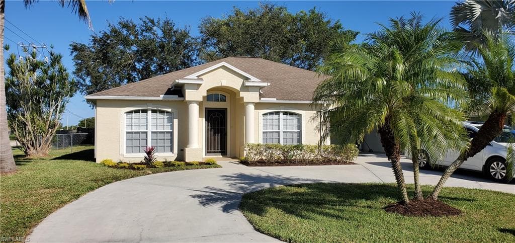 901 SE 30th ST CAPE CORAL, FL 33904