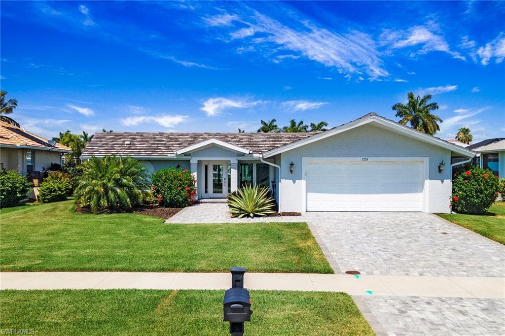 1735 Hummingbird CT MARCO ISLAND, FL 34145
