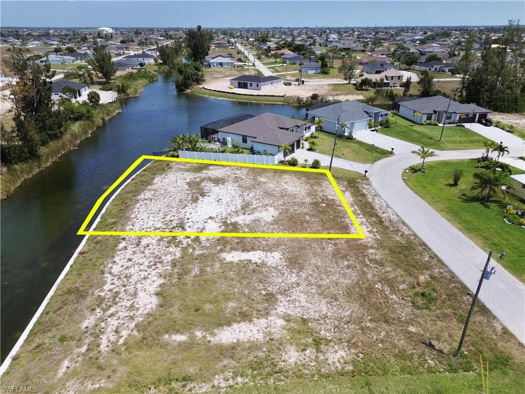 2103 NW 20th TER CAPE CORAL, FL 33993