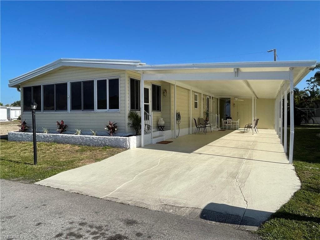 5527 Colonial RD 241 NORTH FORT MYERS, FL 33917