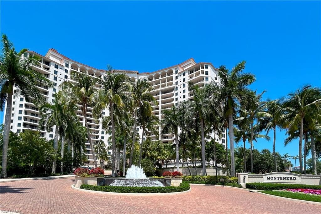 7575 Pelican Bay BLVD 504 NAPLES, FL 34108