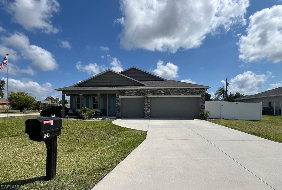 524 SW 35th TER CAPE CORAL, FL 33914