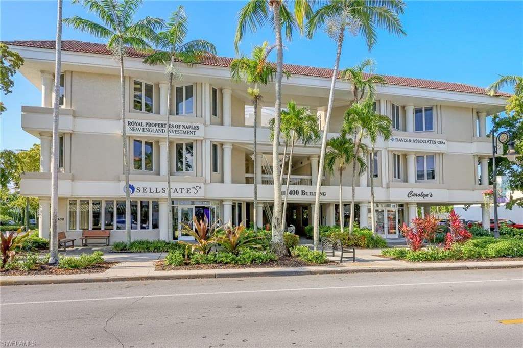 400 5 th AVE S 305 NAPLES, FL 34102