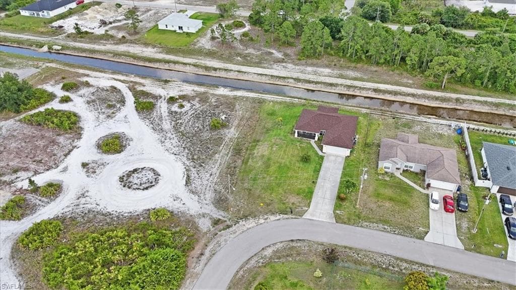 3700 27th ST SW LEHIGH ACRES, FL 33976