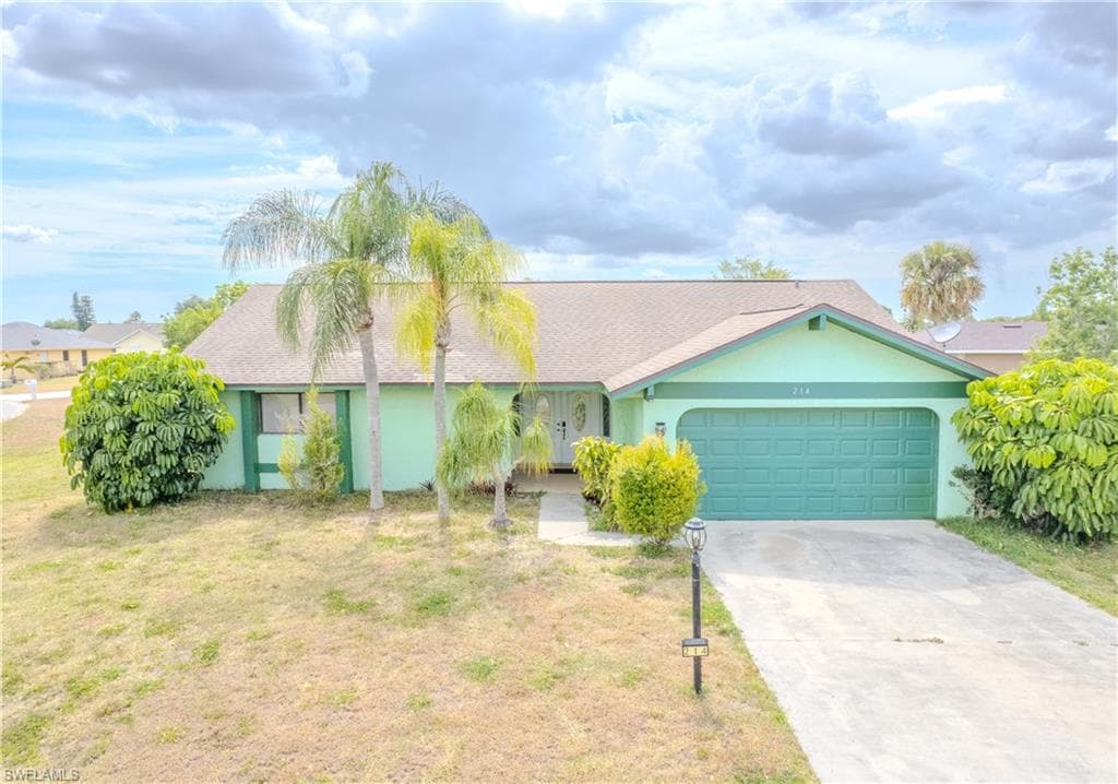 214 Eaglesmere DR LEHIGH ACRES, FL 33936