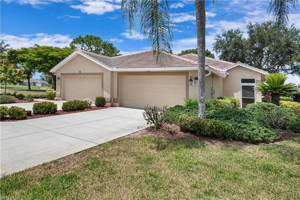 2320 Carnaby CT LEHIGH ACRES, FL 33973