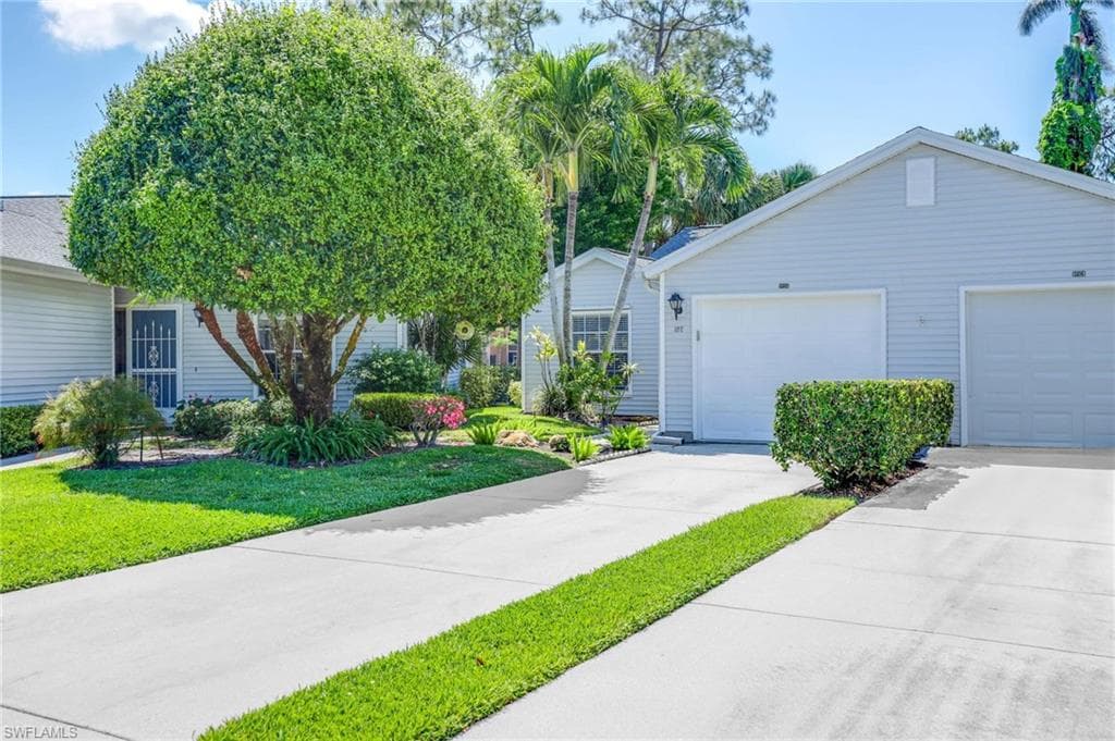 122 Quail Forest BLVD 11 NAPLES, FL 34105