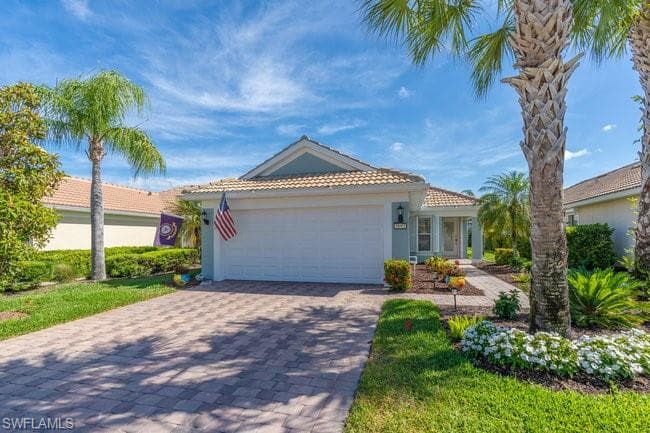 8693 Querce CT NAPLES, FL 34114