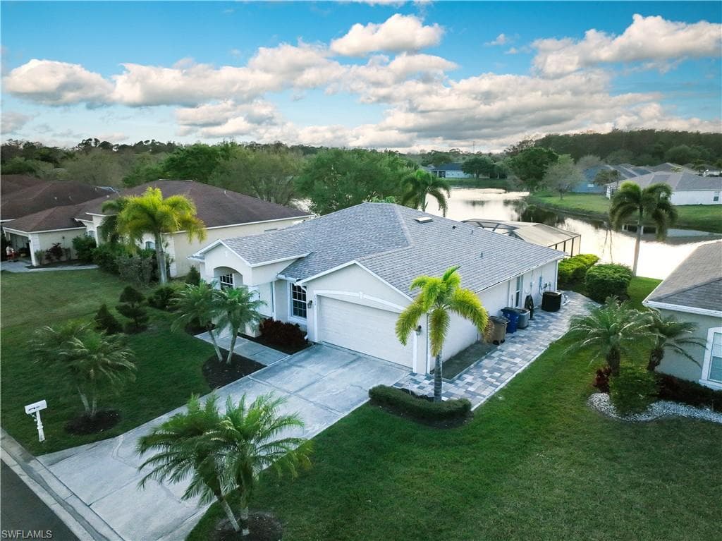 2533 Nature Pointe LOOP FORT MYERS, FL 33905