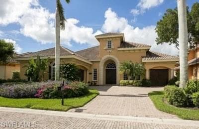 8572 Majorca LN NAPLES, FL 34114