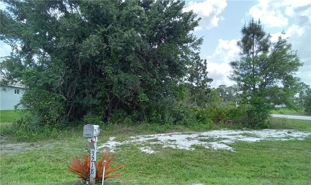 3219 43rd ST W LEHIGH ACRES, FL 33971