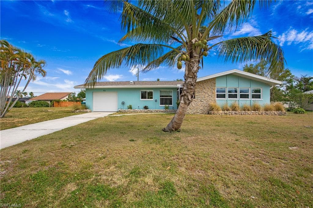 913 SE 26th ST CAPE CORAL, FL 33904