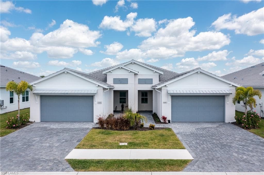 9199 Cayman DR NAPLES, FL 34114