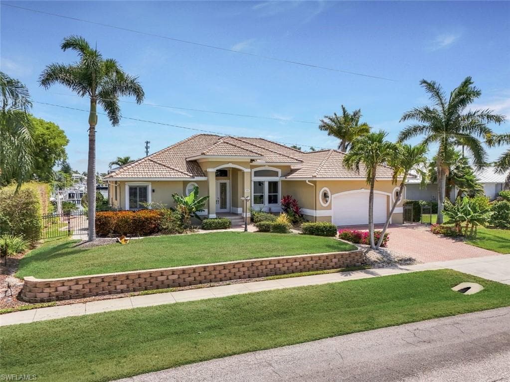 391 Waterleaf CT MARCO ISLAND, FL 34145