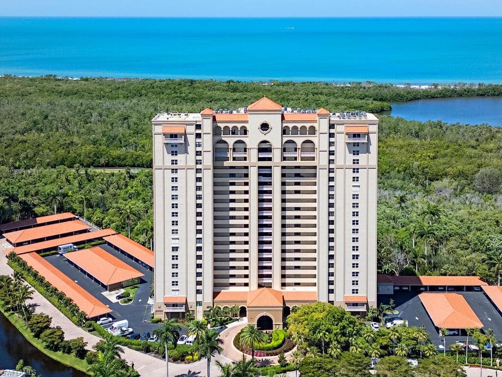 6585 Nicholas BLVD 803 NAPLES, FL 34108