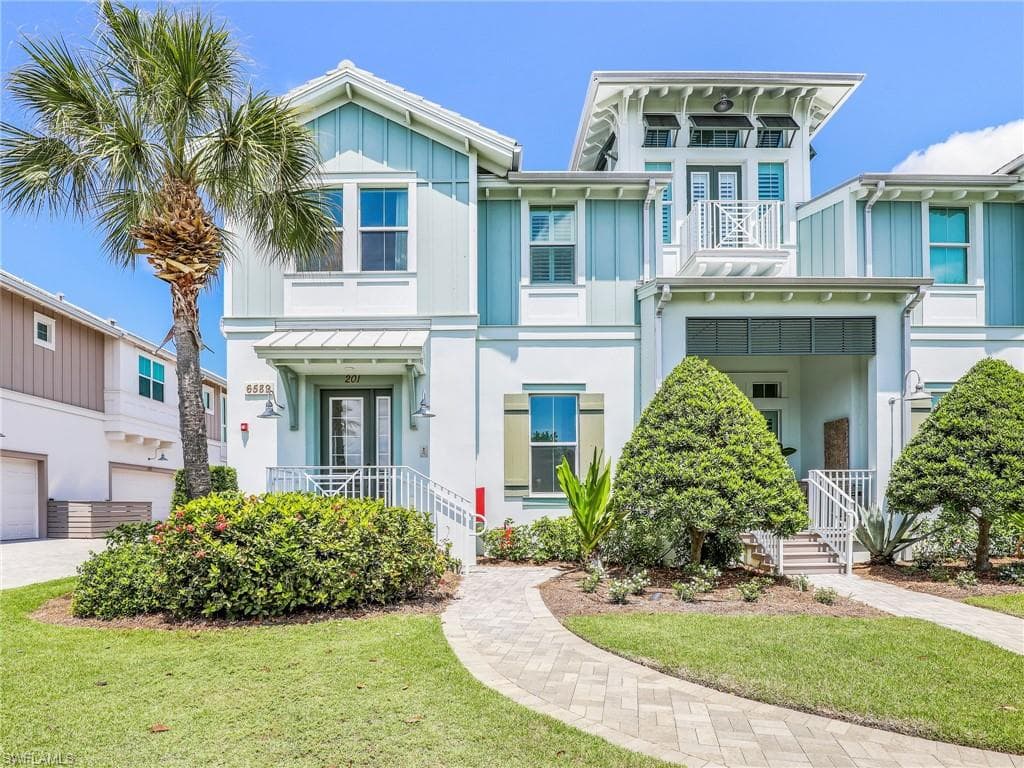 6589 Dominica DR 201 NAPLES, FL 34113
