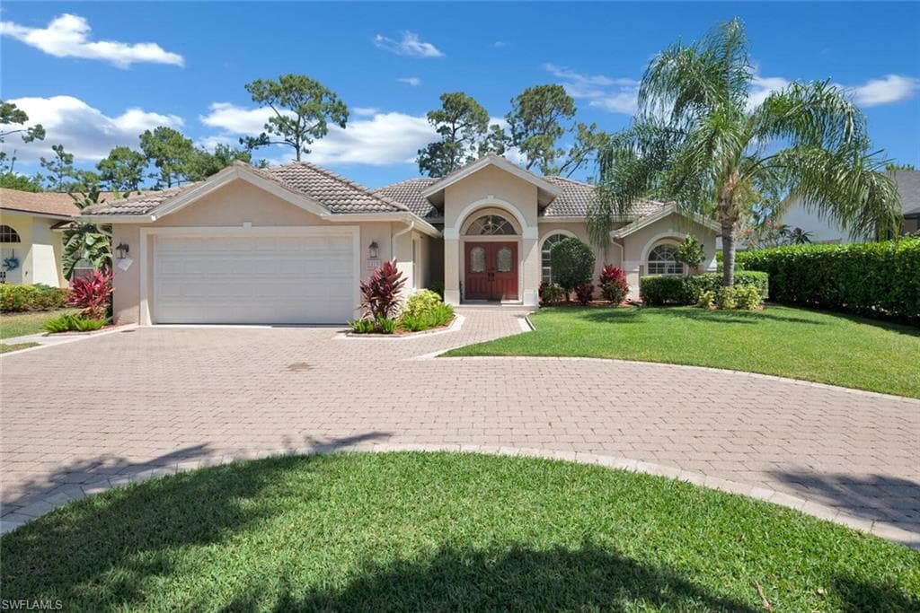 1013 Tivoli CT NAPLES, FL 34104