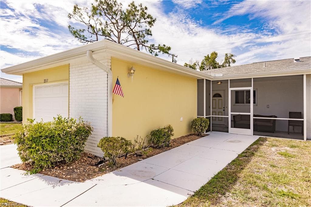 2217 Caracas CT FORT MYERS, FL 33907