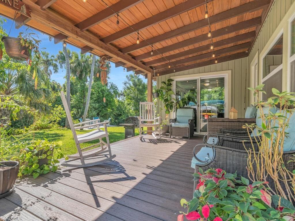 109 Ollie ST NORTH FORT MYERS, FL 33917