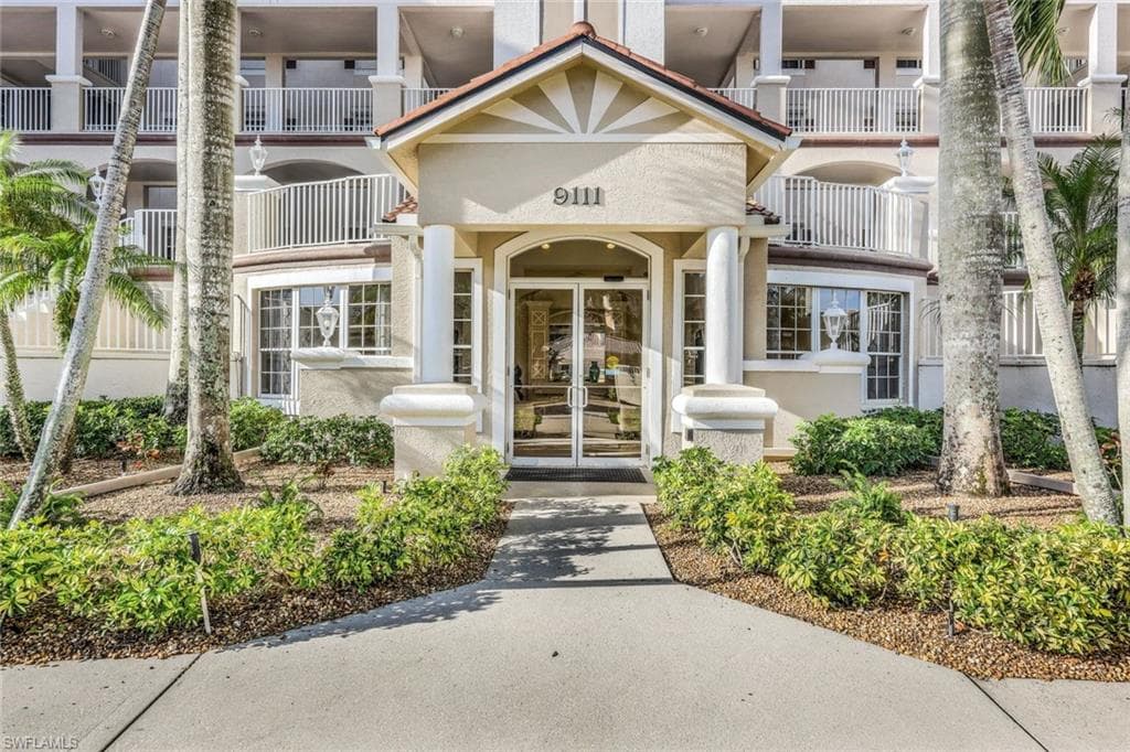 9111 Southmont CV 404 FORT MYERS, FL 33908