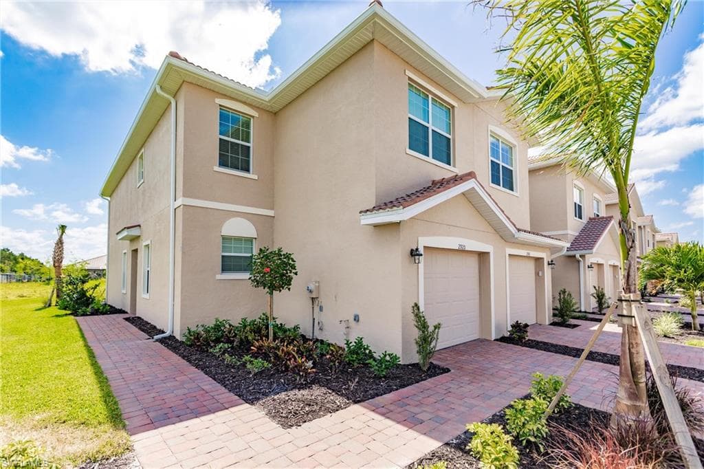 2920 Blossom WAY NAPLES, FL 34120