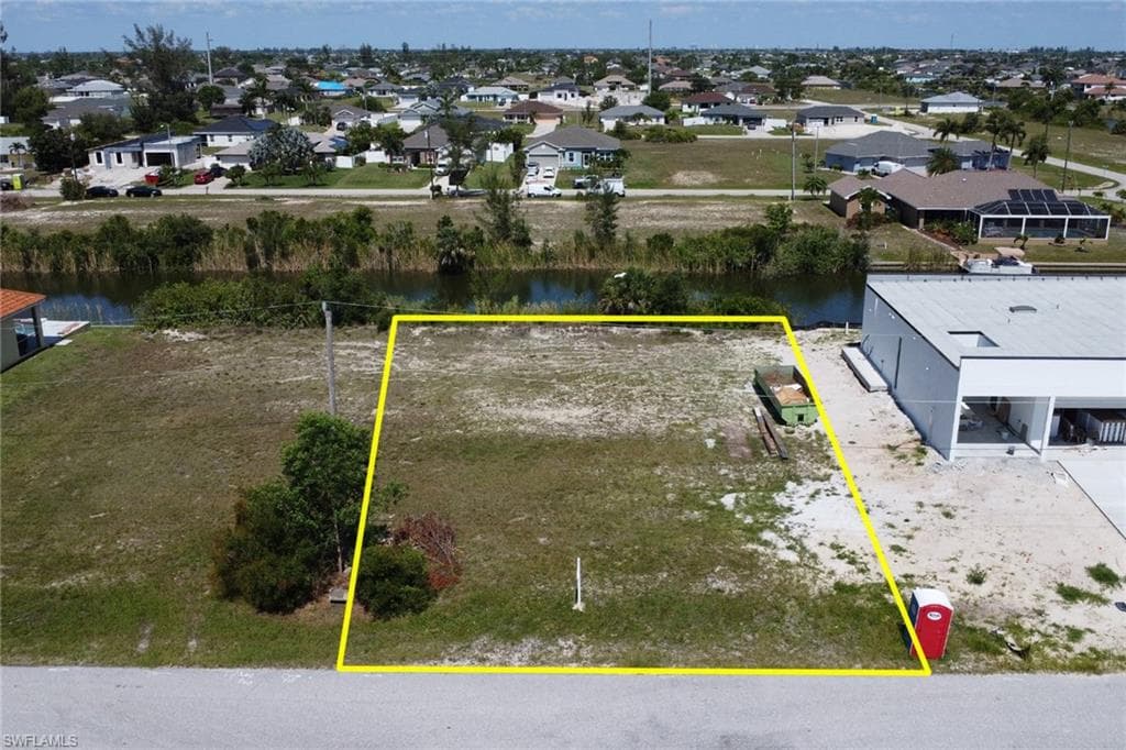 1015 NW 25th PL CAPE CORAL, FL 33993