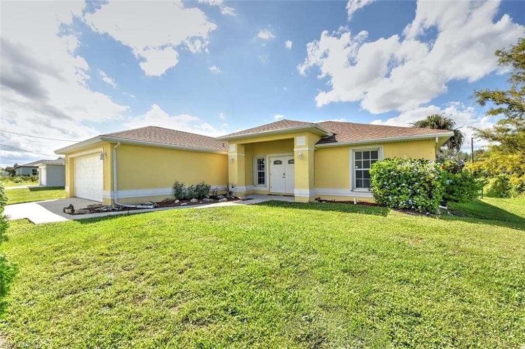1061 S Naples ST LABELLE, FL 33935