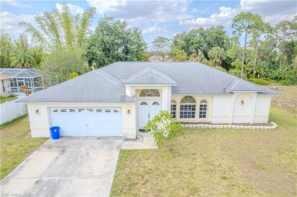 211 Des Cartes ST FORT MYERS, FL 33913