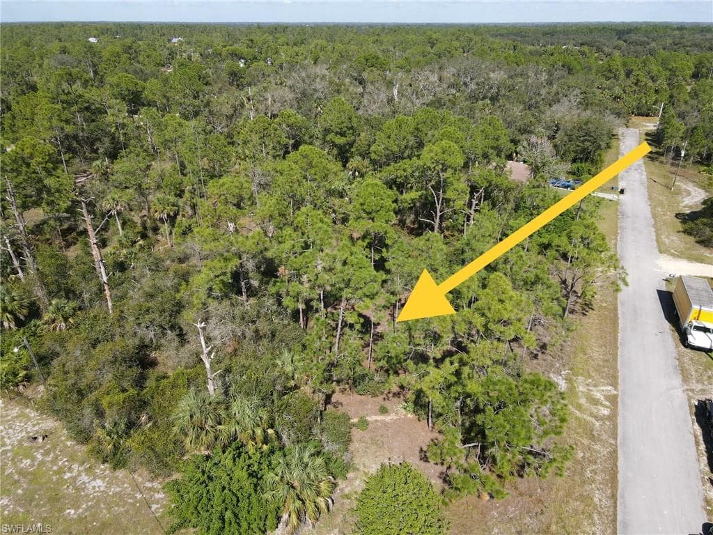 2113 Abbott AVE ALVA, FL 33920