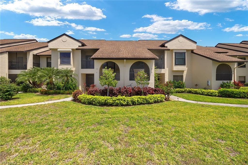 8430 Charter Club CIR 13 FORT MYERS, FL 33919