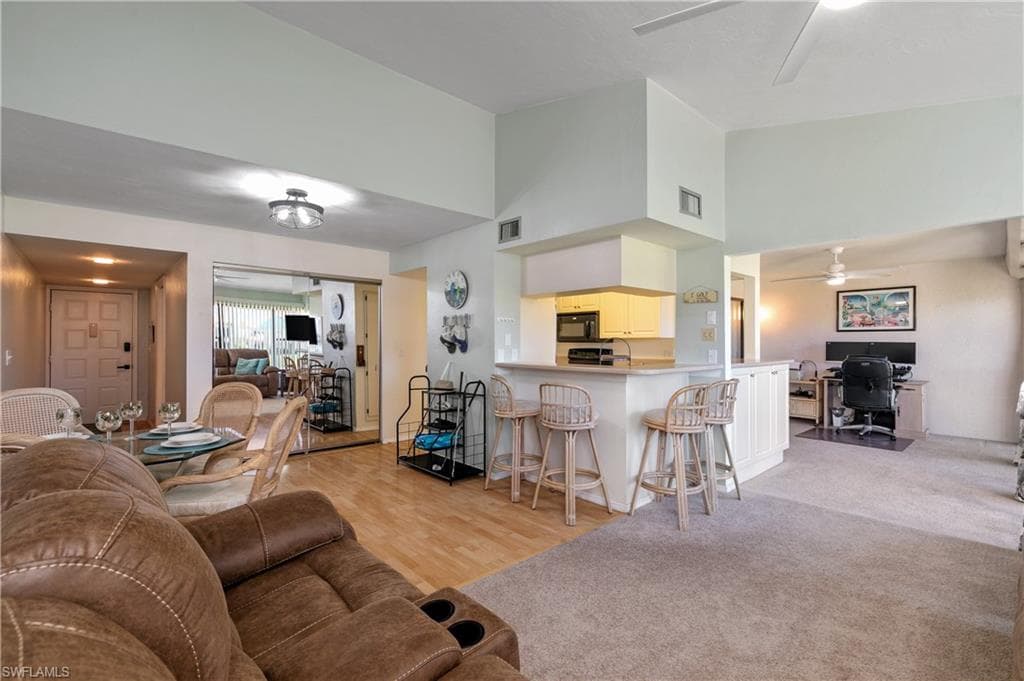 5710 Trailwinds DR 523 FORT MYERS, FL 33907