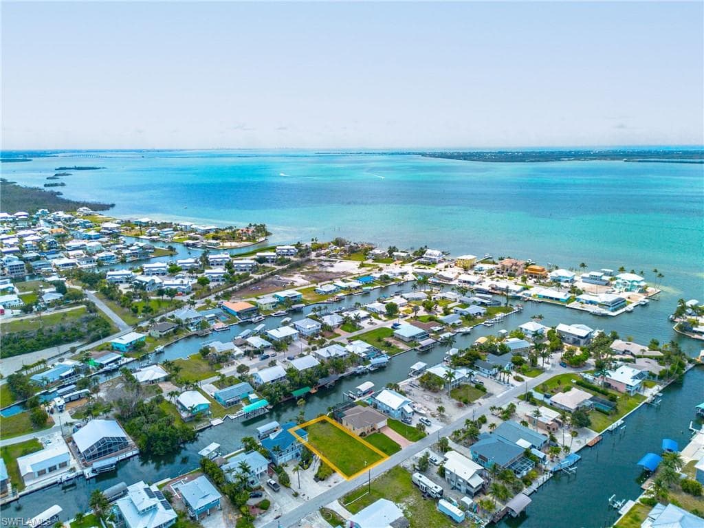 2290 Lemon ST ST. JAMES CITY, FL 33956