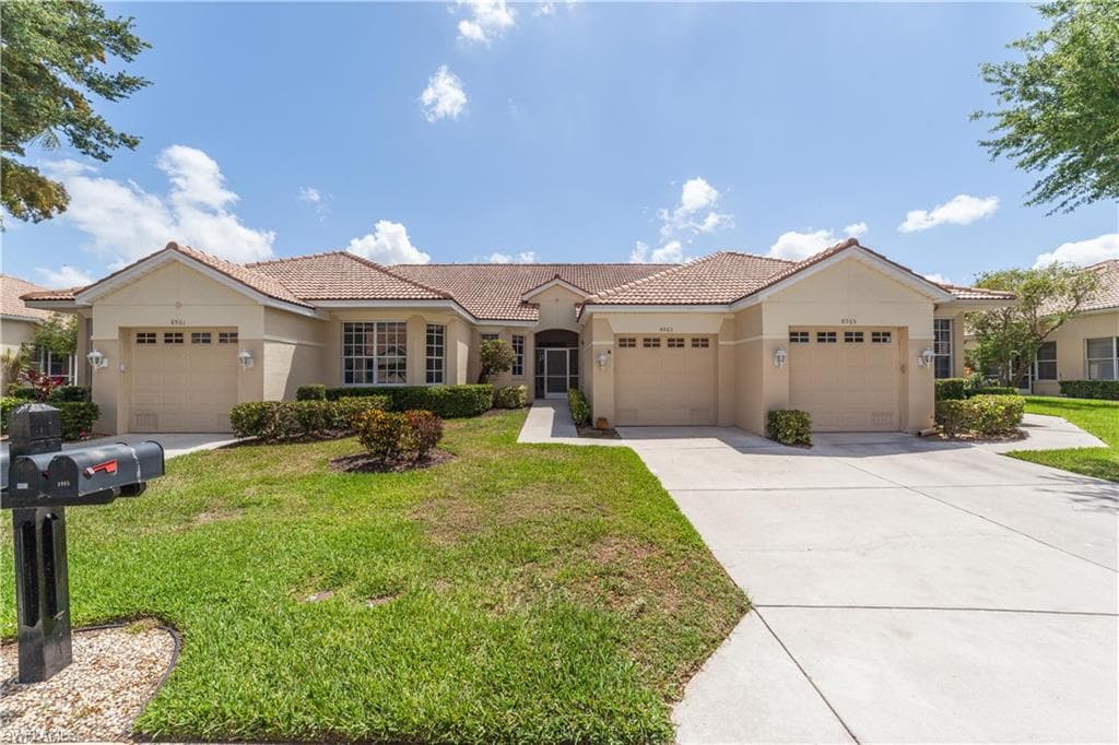 8963 Bristol BEND FORT MYERS, FL 33908