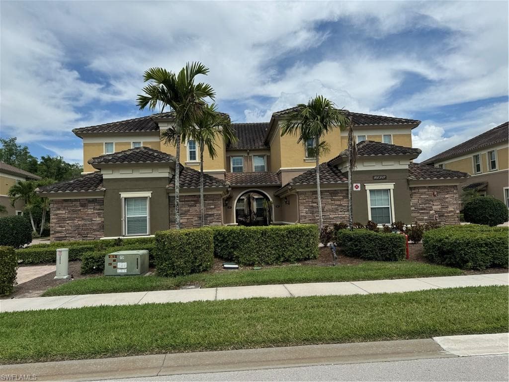 9550 Ironstone TER 201 NAPLES, FL 34120