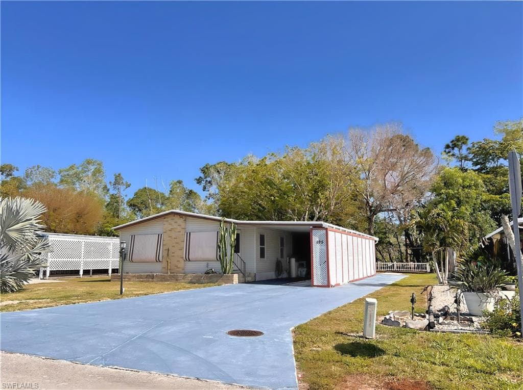 195 Ocean Reef LN 111 NAPLES, FL 34114
