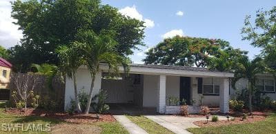 1672 Passaic AVE FORT MYERS, FL 33901