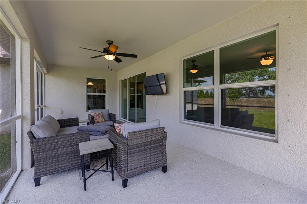 911 SW 25th ST CAPE CORAL, FL 33914