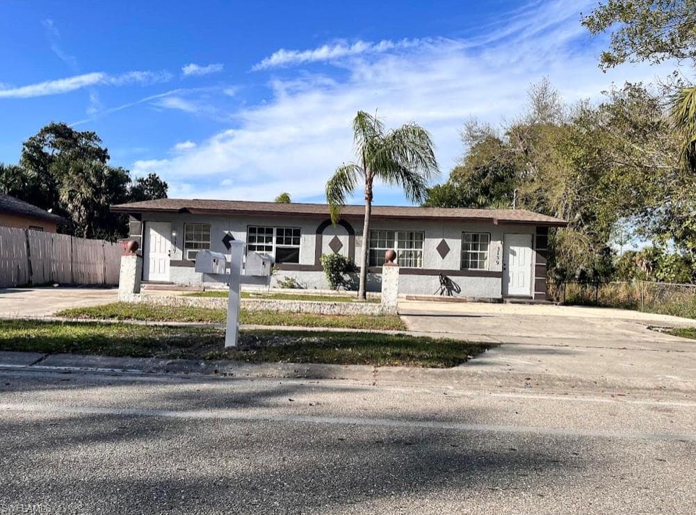 3139-3139 Lincoln BLVD FORT MYERS, FL 33916