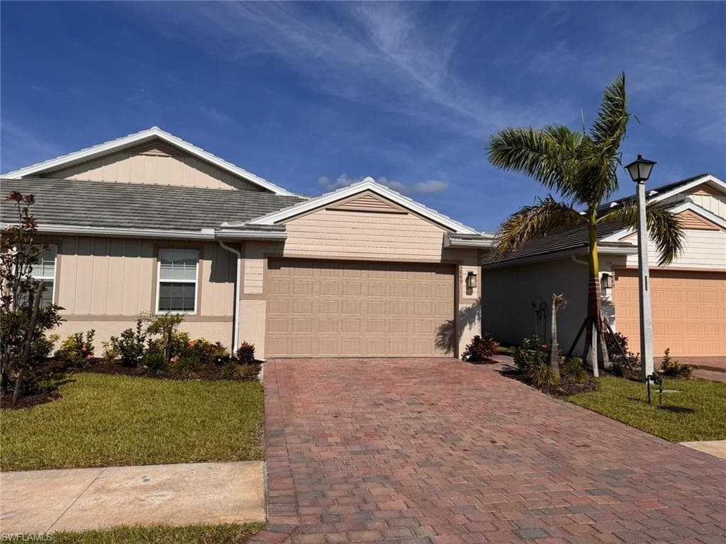 1065 TRANQUIL BROOK DR NAPLES, FL 34114