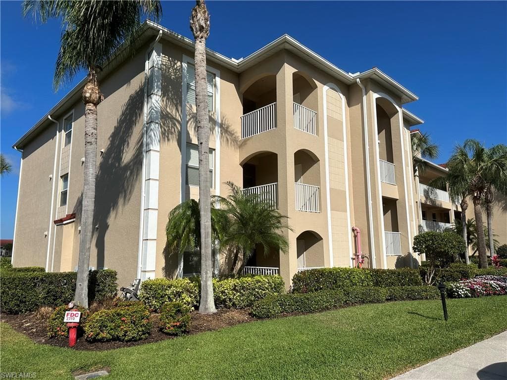 2710 Cypress trace CIR 3022 NAPLES, FL 34119