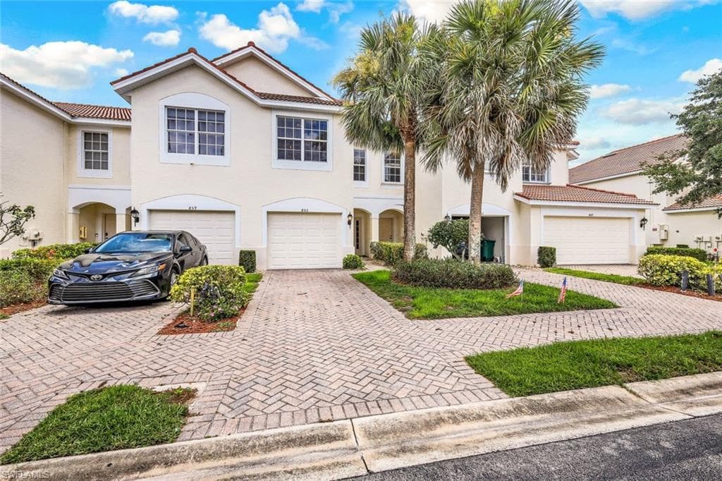 855 Hampton CIR 153 NAPLES, FL 34105