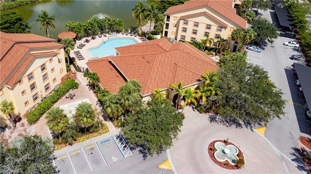 7915 Preserve CIR 214 NAPLES, FL 34119
