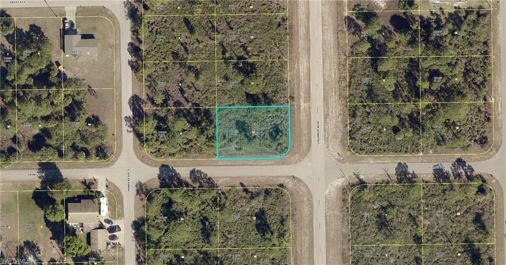 946 Columbus BLVD S LEHIGH ACRES, FL 33974