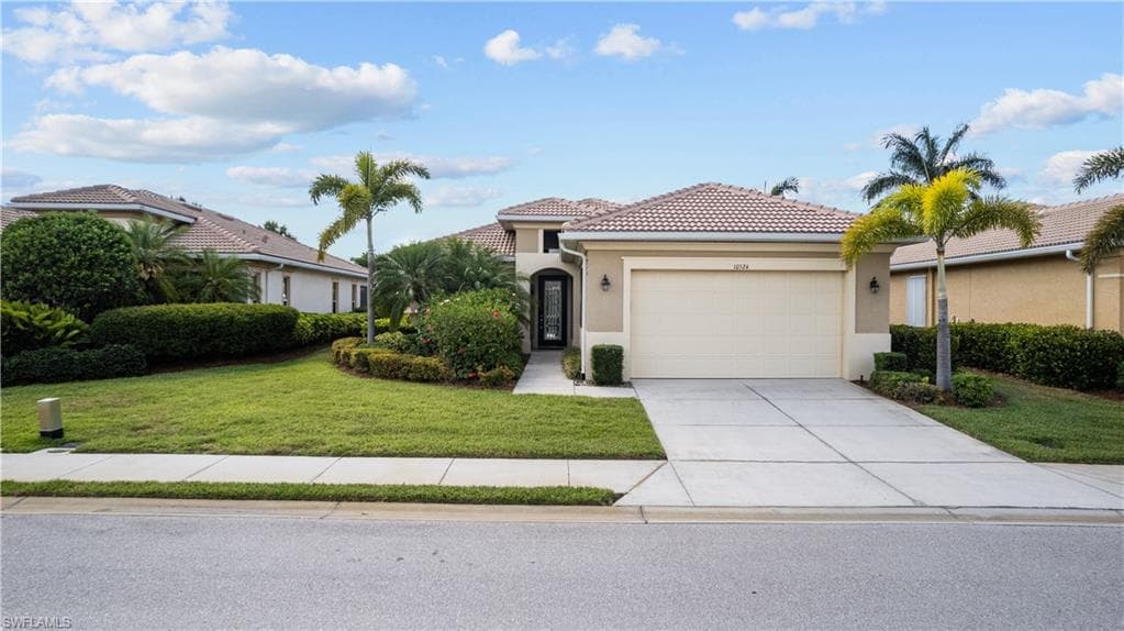 10524 Carena CIR FORT MYERS, FL 33913