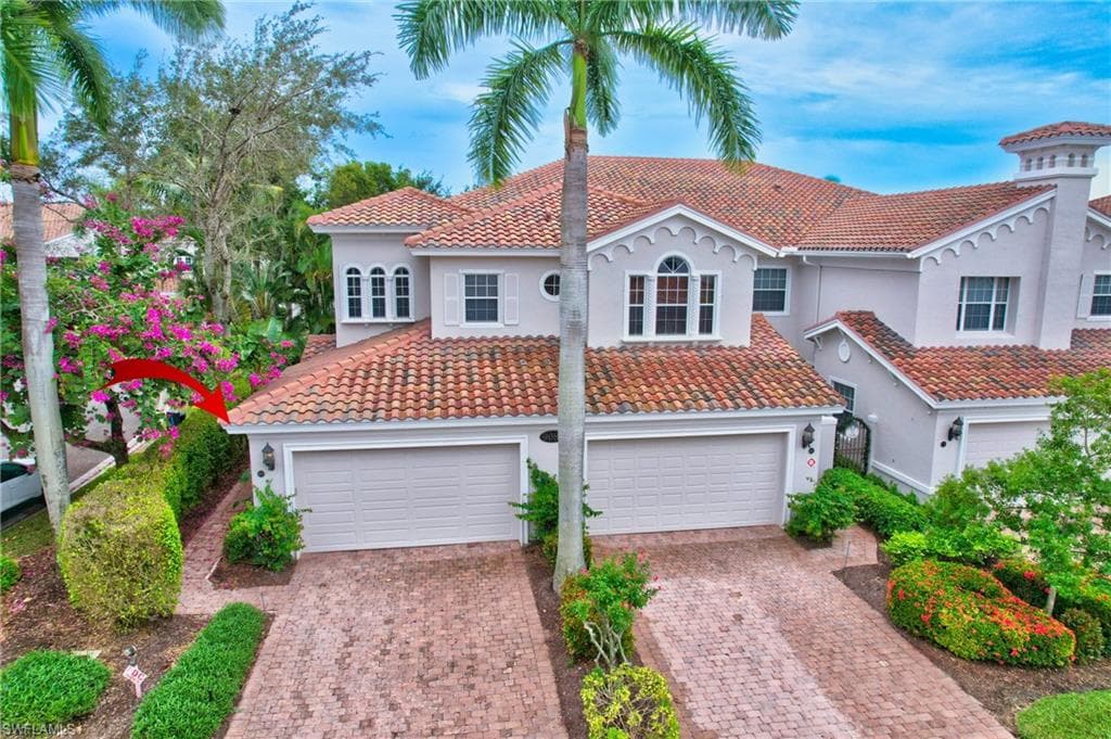 9083 Cascada WAY 201 NAPLES, FL 34114