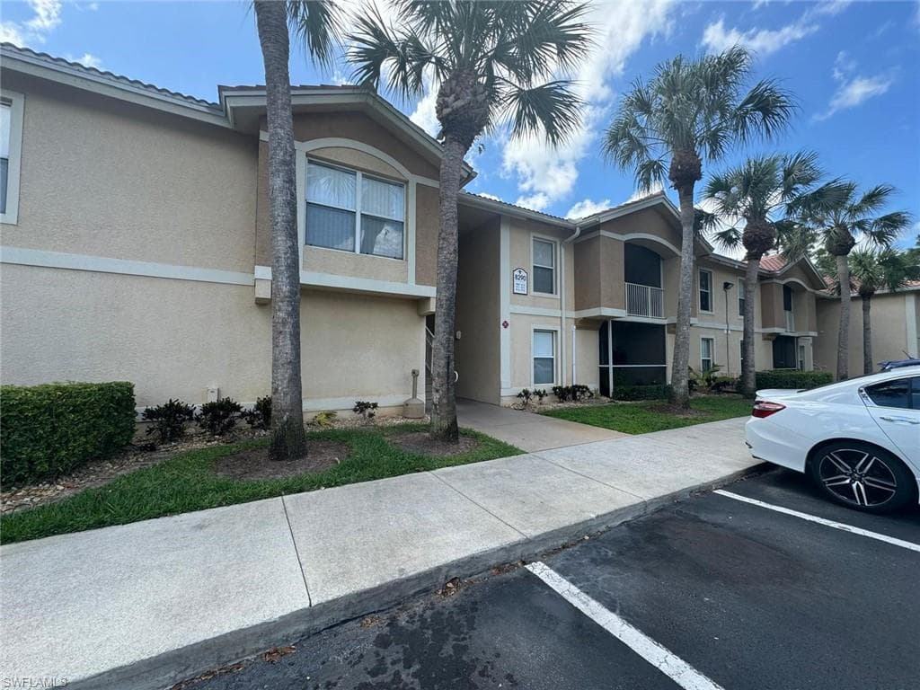 8290 Ibis Club LN 913 NAPLES, FL 34104
